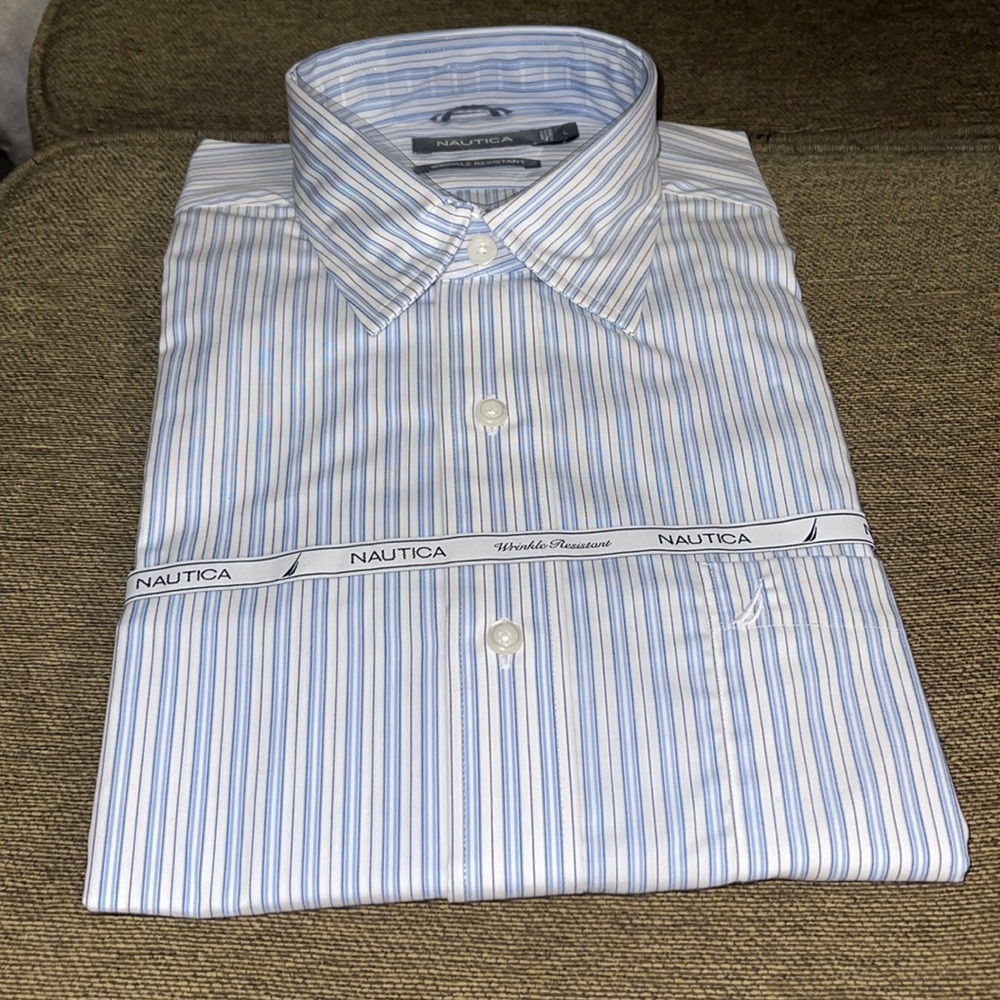 New shirt still has the original package - Picture 1 of 4